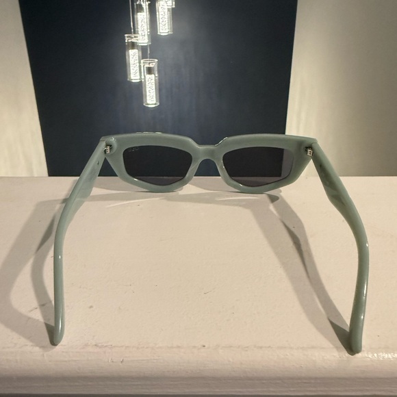 DEZI ‘On Read’ Sunglasses